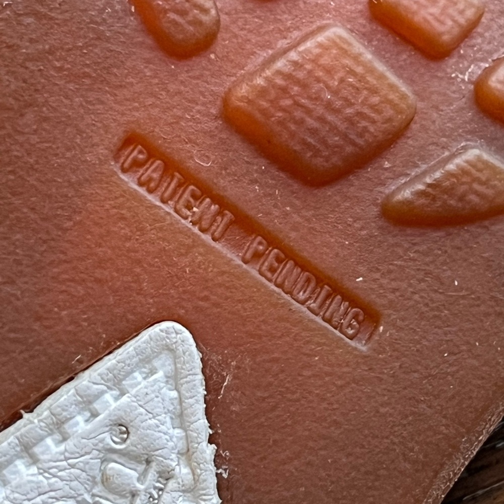Born Two-Tone Cream and Light Tan Brogue Lace-Up Flats Size 9 - Picture 13 of 13